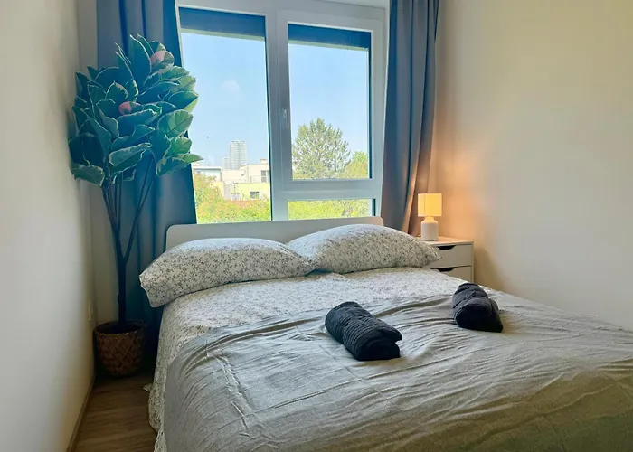 Modern Premium With Balcony & Free Parking * فيينا