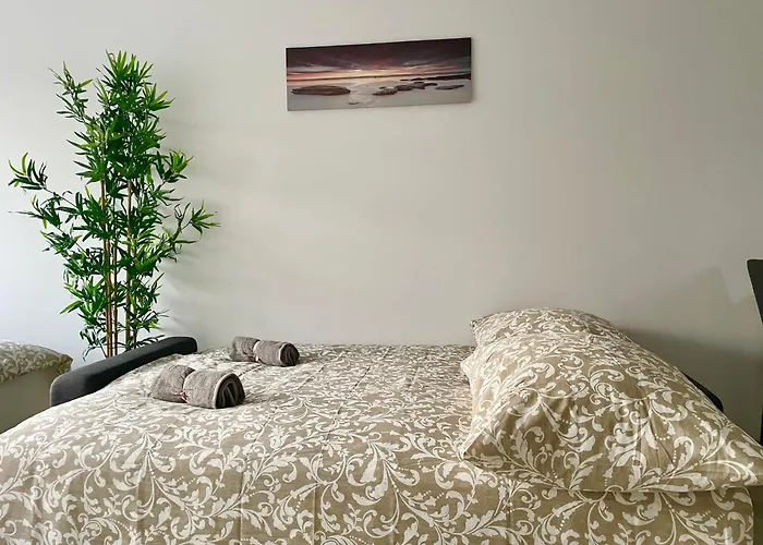 شقة Modern Premium With Balcony & Free Parking *