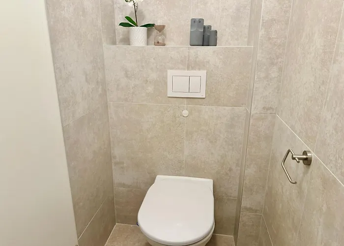 Modern Premium With Balcony & Free Parking